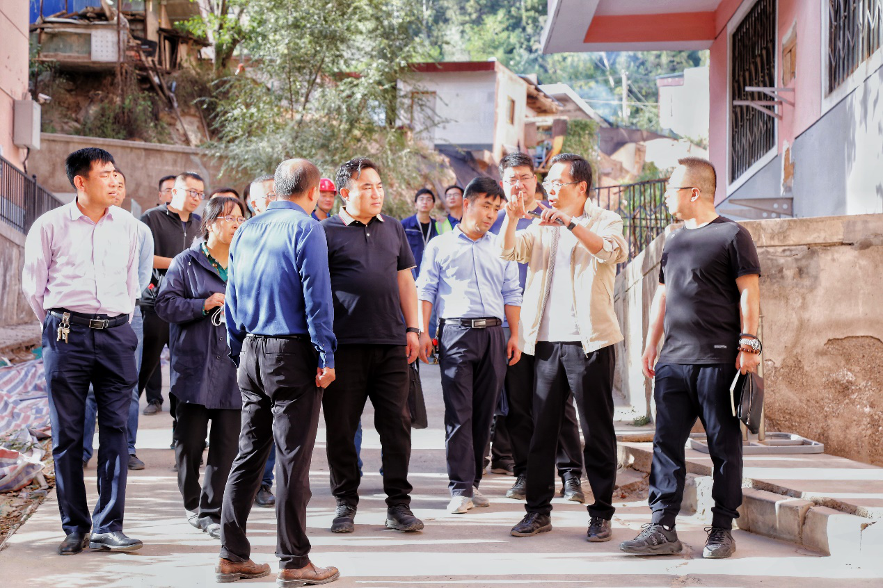 土木工程院黨委開展“學(xué)黨史、迎國慶、保安全、促生產(chǎn)”慰問活動