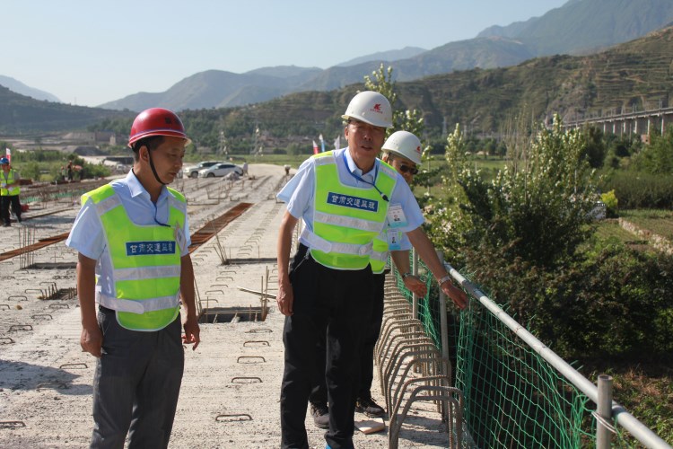 J:集團網(wǎng)站模塊公司動態(tài)8.2子公司動態(tài).甘肅省交通工程建設(shè)監(jiān)理有限公司省交通監(jiān)理公司動態(tài)新聞（2018.4-2019.7）生產(chǎn)經(jīng)營?9.1.24精準把脈 助推高質(zhì)量發(fā)展——甘肅交通監(jiān)理公司項目機構(gòu)年度目標責任考核工作紀實_0_1_1.jpg